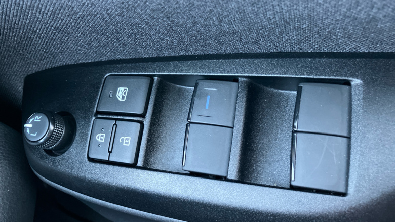 Toyota Yaris 1.5 Hybrid Design 5dr CVT Hybrid Hatchback